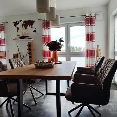 Modernes Mit Blick Auf Den Hafen In * Rechlin